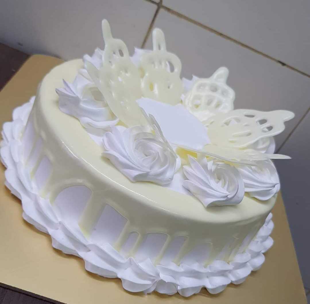 Premium RED N White Velvet Cake